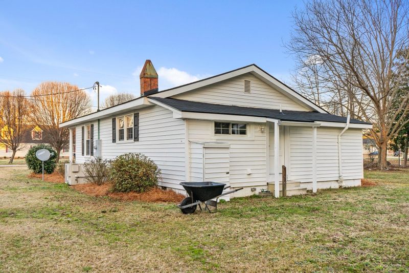 310 Lucas Rd, Dunn, NC 28334