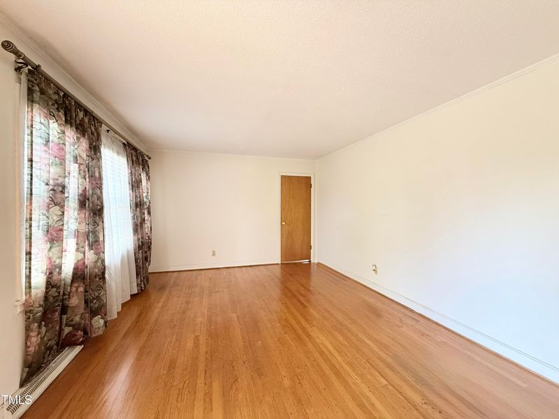 310 Meadowbrook Dr, Burlington, NC 27215