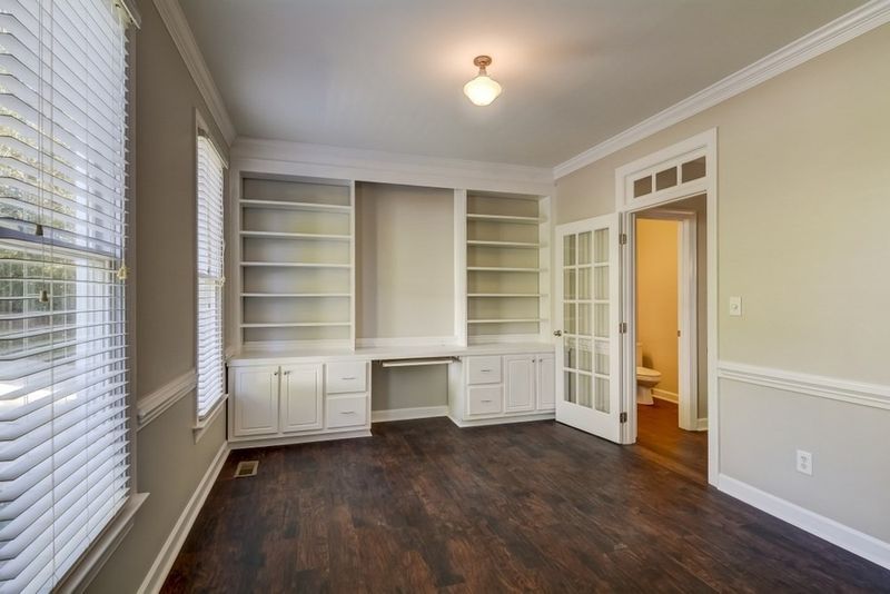 310 Nantucket Dr, Cary, NC 27513
