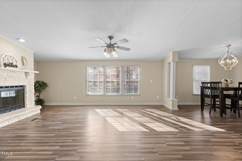 310 Oakdale Dr, Roxboro, NC 27574