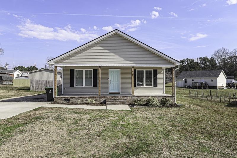 310 Pineview Dr, Zebulon, NC 27597