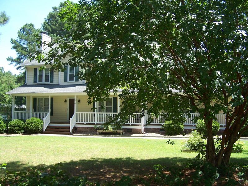 310 Queens Ferry Dr, Clayton, NC 27520