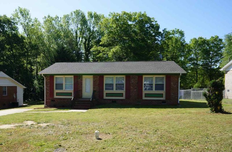 310 E Vance St, Zebulon, NC 27597