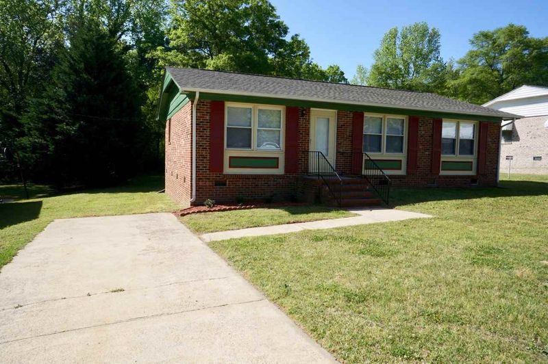 310 E Vance St, Zebulon, NC 27597