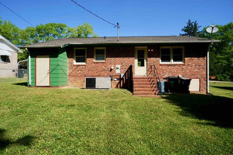 310 E Vance St, Zebulon, NC 27597