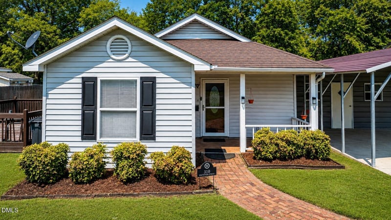 310 S Webb St, Selma, NC 27576