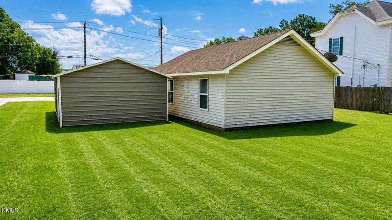 310 S Webb St, Selma, NC 27576