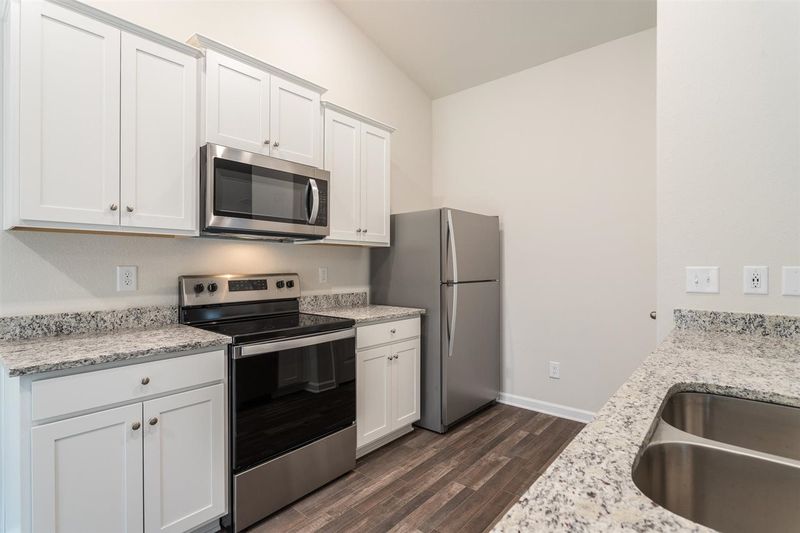 310 Windbreak Ln, Youngsville, NC 27596