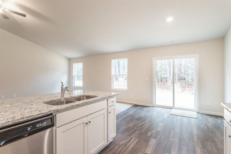 310 Windbreak Ln, Youngsville, NC 27596