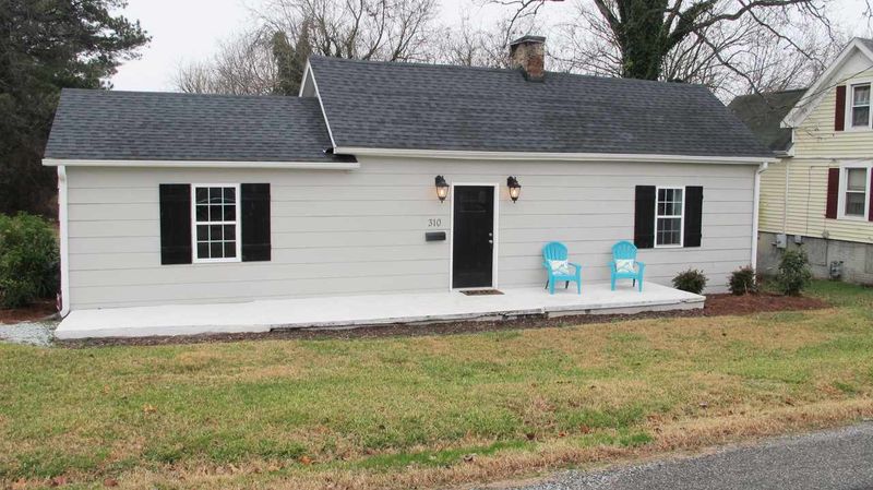 310 Woodlawn Ave, Roxboro, NC 27573
