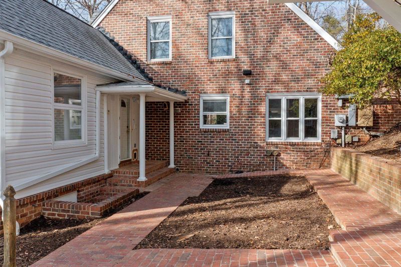 3100 Bluff Ln, Hillsborough, NC 27572