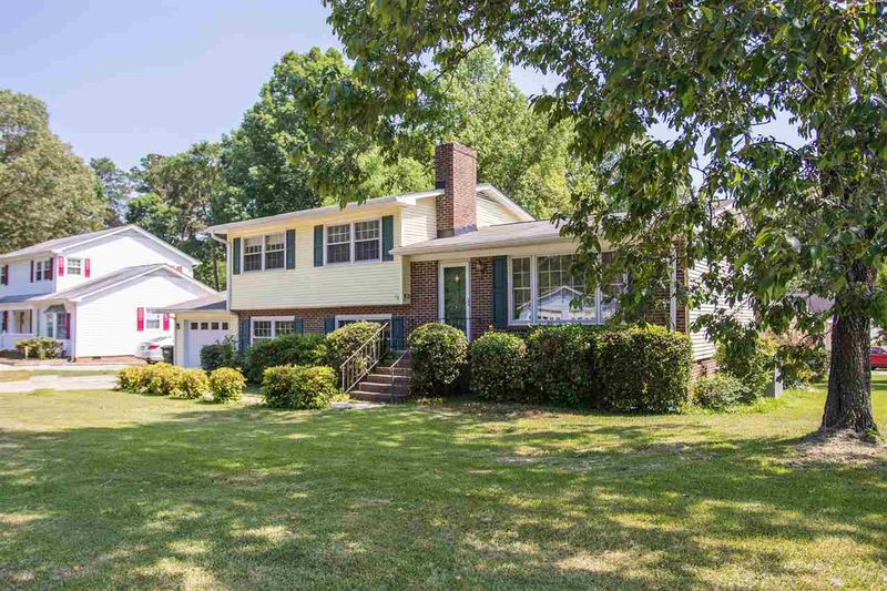 3100 Selkirk Pl, Raleigh, NC 27604
