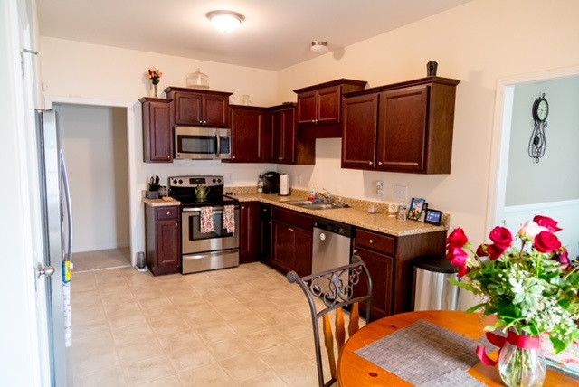 3102 Royal Deeside Dr, Zebulon, NC 27597