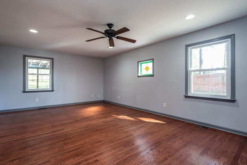 3106 Henry Dr, Raleigh, NC 27613