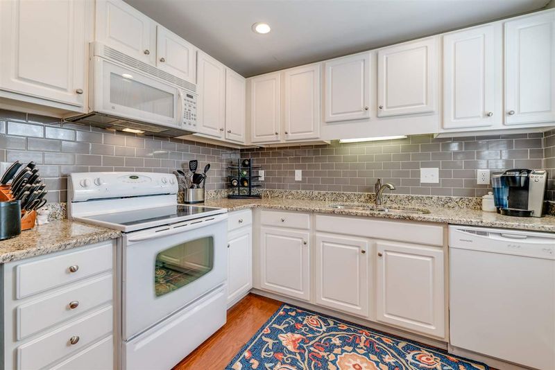 3106 Morningside Dr, Raleigh, NC 27607