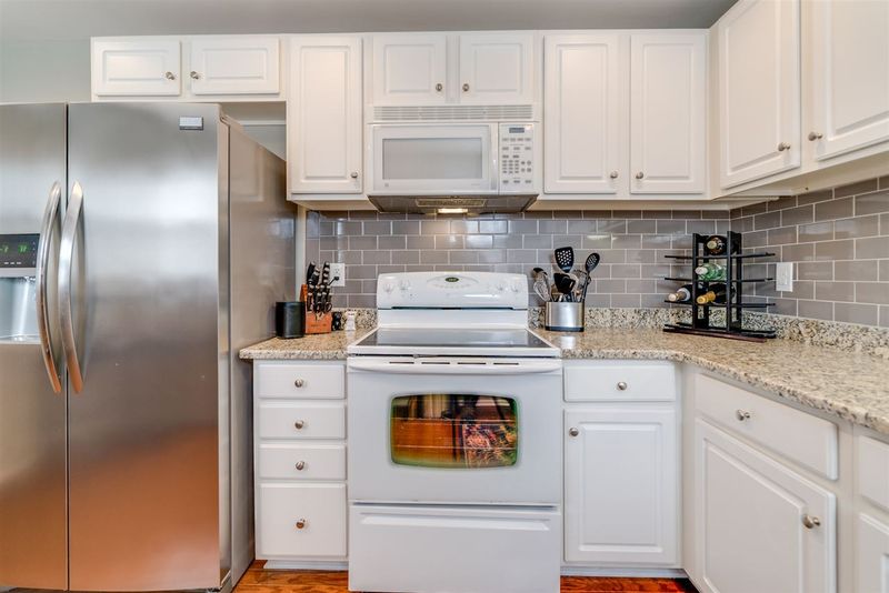 3106 Morningside Dr, Raleigh, NC 27607
