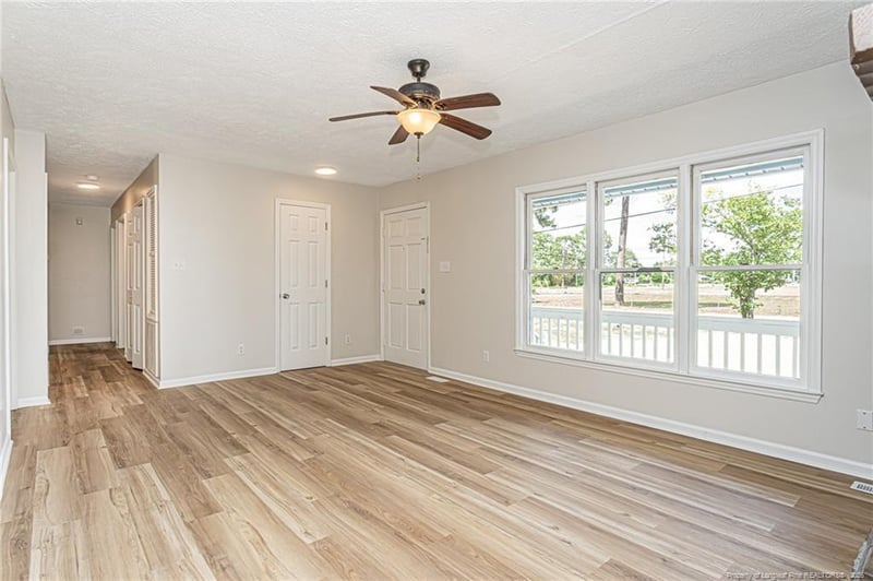 3106 Sommer Dr, Hope Mills, NC 28348