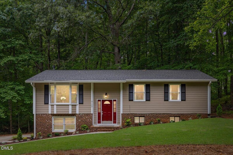 3109 Manor Ridge Dr, Raleigh, NC 27603