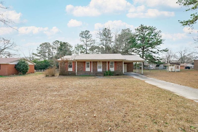 311 Cloverdale Dr, Clayton, NC 27520