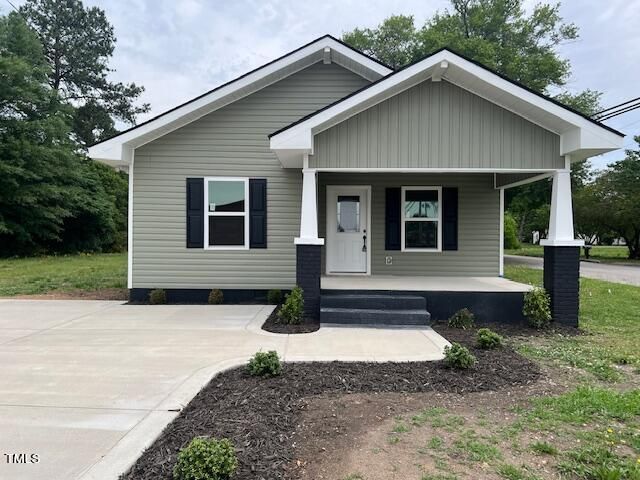 311 E Harnett St, Dunn, NC 28334