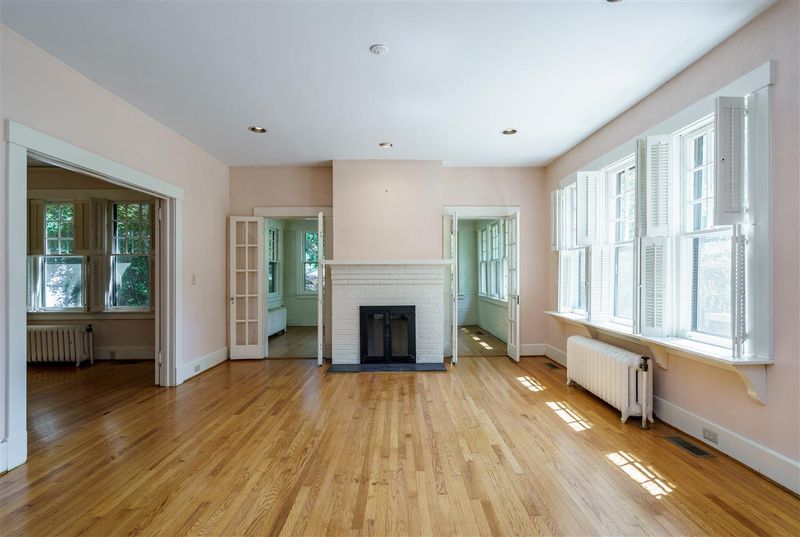 311 Hillcrest Rd, Raleigh, NC 27605