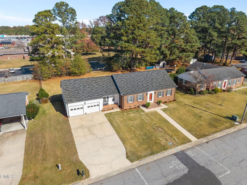 311 Marlowe Dr, Dunn, NC 28334