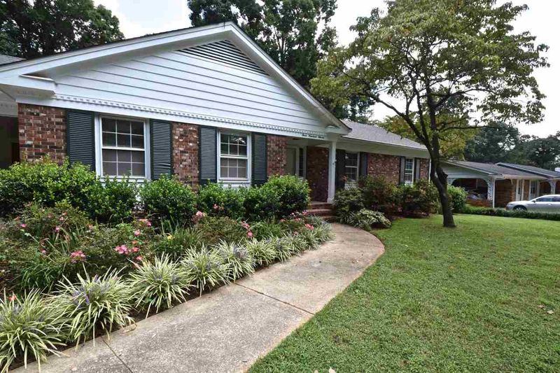 311 Oakridge Rd, Cary, NC 27511