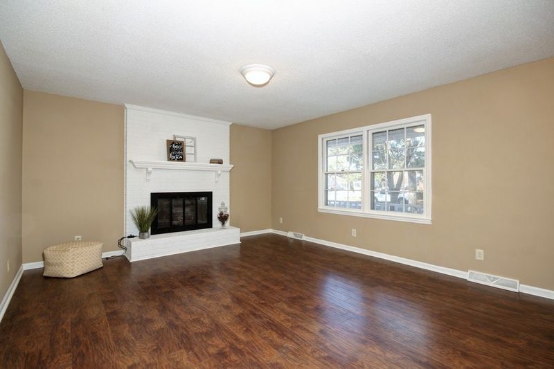 311 Robin Ln, Clayton, NC 27520