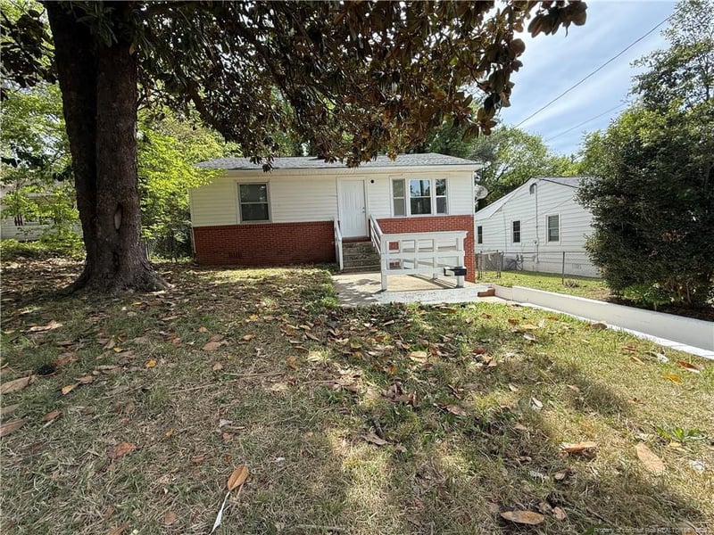 311 Stuart Ave, Fayetteville, NC 28301