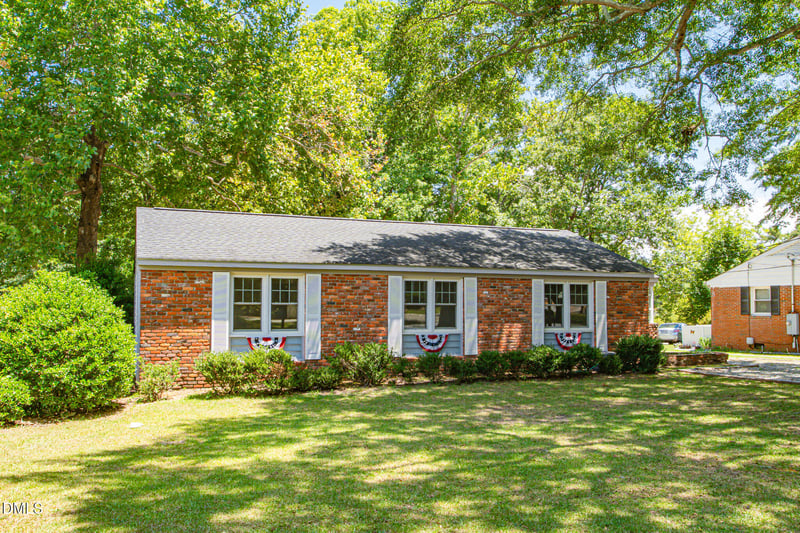 311 Woodland Dr, Fuquay Varina, NC 27526