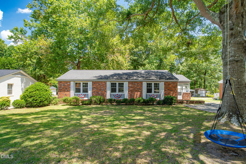 311 Woodland Dr, Fuquay Varina, NC 27526