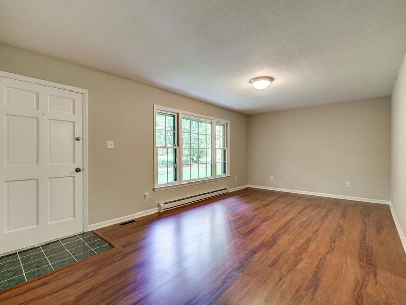3112 Manor Ridge Dr, Raleigh, NC 27603