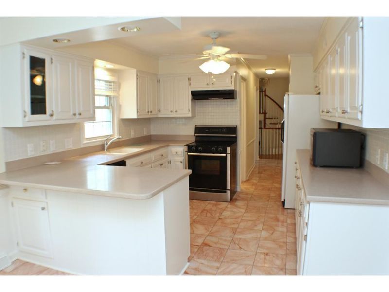 3113 Truitt Dr, Burlington, NC 27215