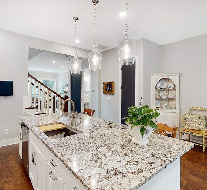 3115 Stockdale Dr, Raleigh, NC 27609