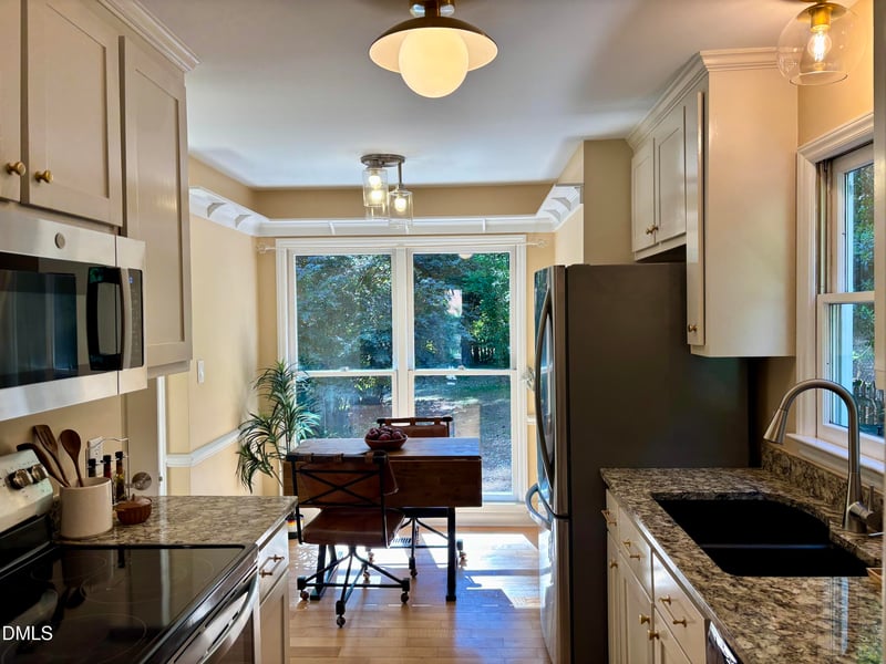 3116 Oxford Dr, Durham, NC 27707