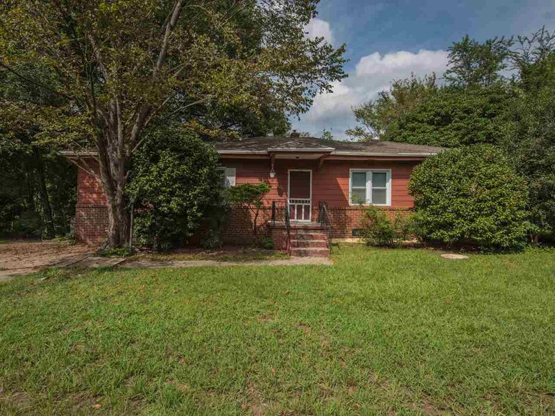 3117 Mayflower Dr, Raleigh, NC 27604