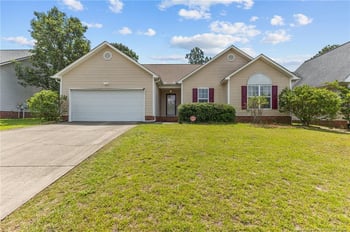 3117 Winesap Rd, Hope Mills, NC 28348