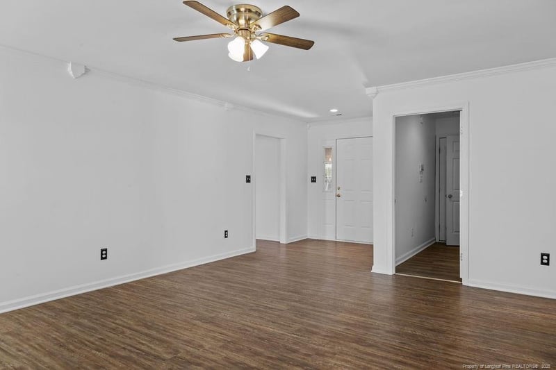3118 High Plains Dr, Hope Mills, NC 28348