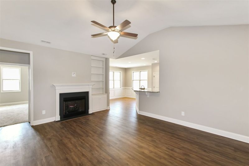 312 Buhrstone Mill St, Zebulon, NC 27597
