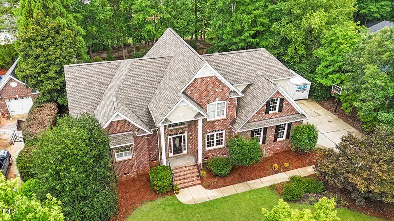 312 Flint Point Ln, Holly Springs, NC 27540