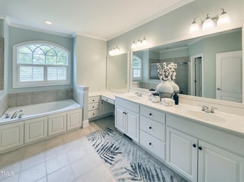 312 Flint Point Ln, Holly Springs, NC 27540