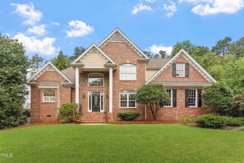312 Flint Point Ln, Holly Springs, NC 27540