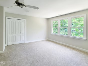 312 Flint Point Ln, Holly Springs, NC 27540