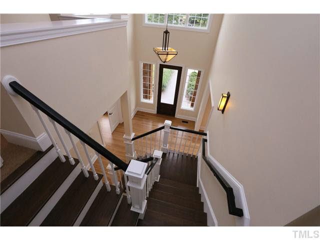312 Helmsdale Dr, Chapel Hill, NC 27517