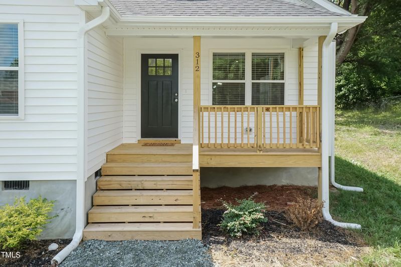 312 Hooker St, Burlington, NC 27217
