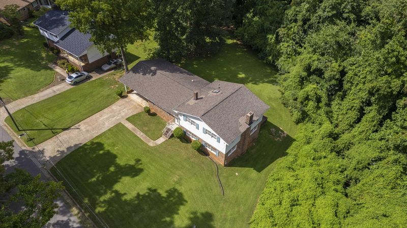 312 Lord Berkley Dr, Raleigh, NC 27610