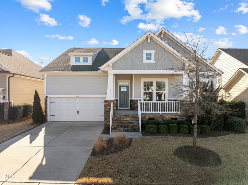 312 Lucky Ribbon Ln, Holly Springs, NC 27540
