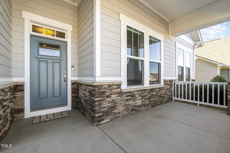 312 Lucky Ribbon Ln, Holly Springs, NC 27540
