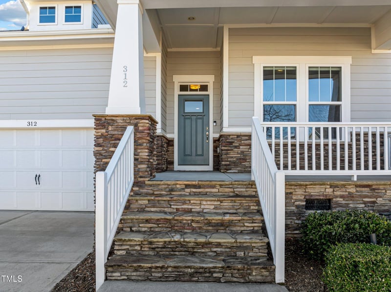 312 Lucky Ribbon Ln, Holly Springs, NC 27540