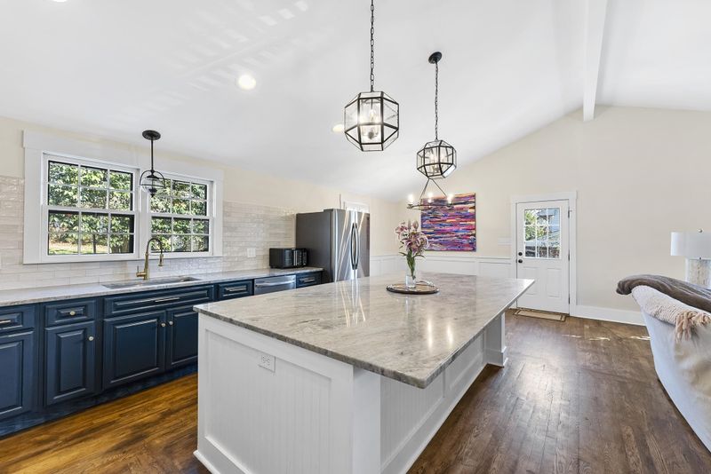 312 Northfield Dr, Raleigh, NC 27609
